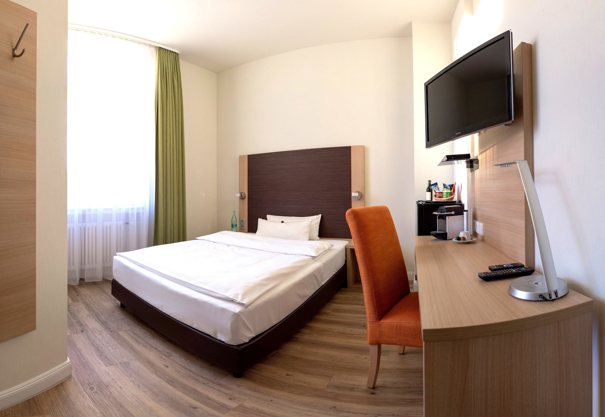 STANDARD, SINGLE, SINGLE BED, COURTYARD AREA