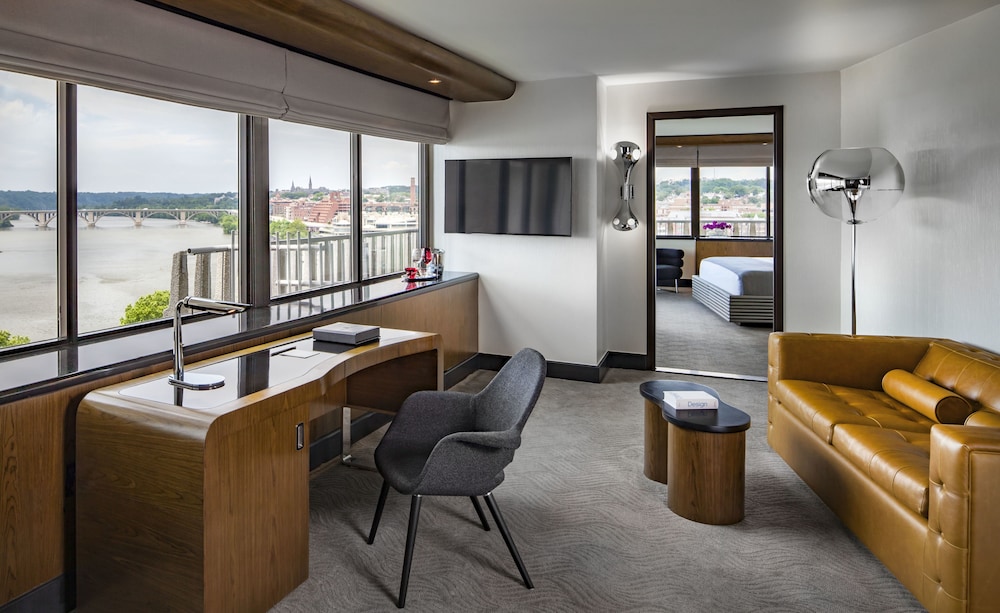 The Watergate Hotel 36/49
