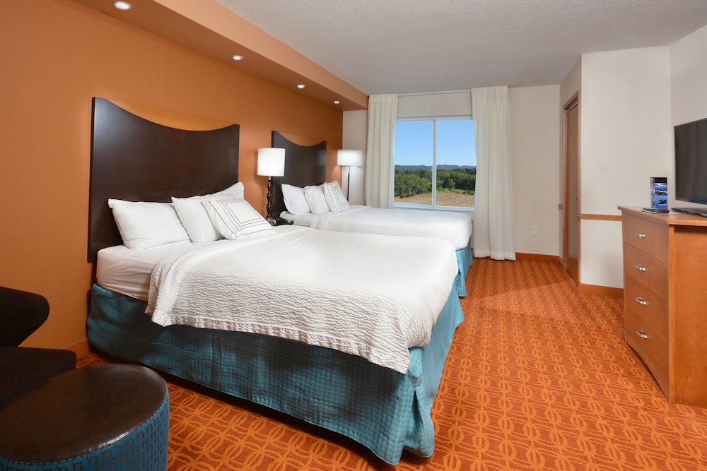 Fairfield Inn Suites Wytheville 12/36