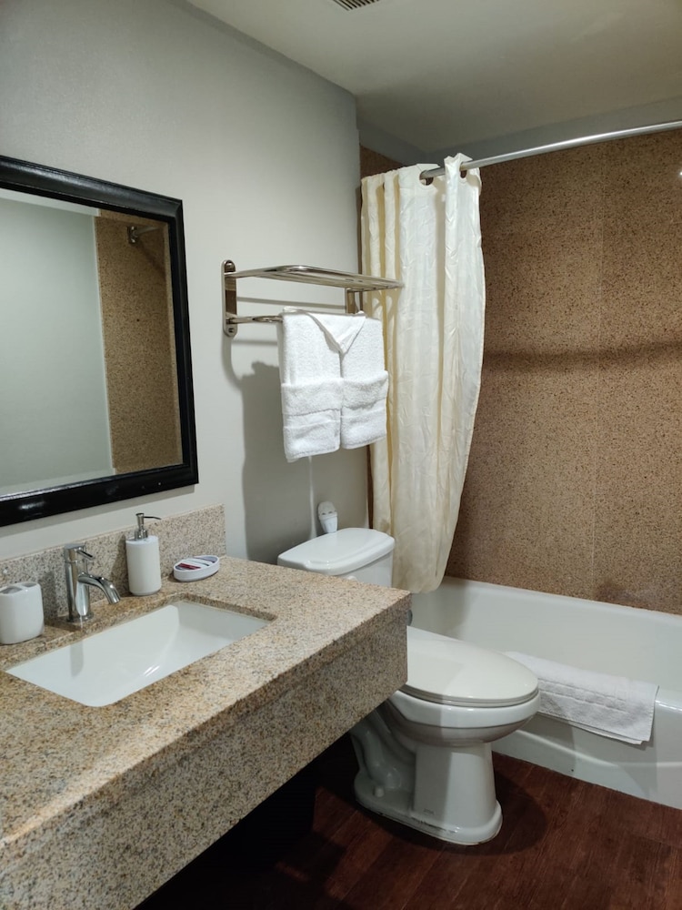 LYFE INN & SUITES by AGA - LAX Airport 29/60