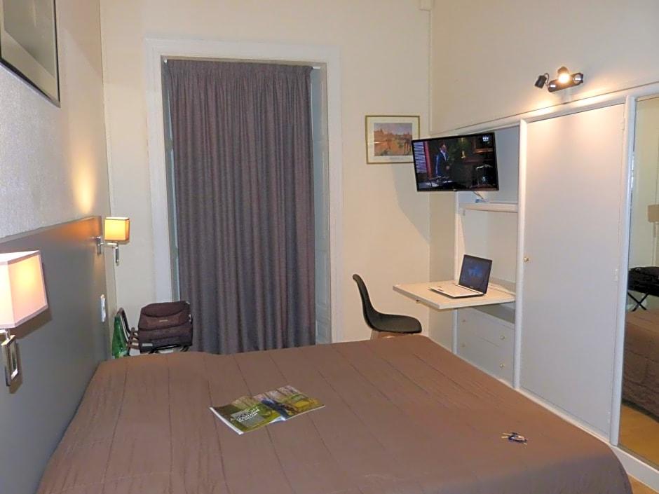Contact Hotel Terminus 10/31
