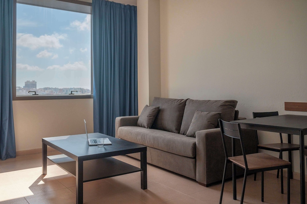 Hesperia Sant Joan Suites 38/57