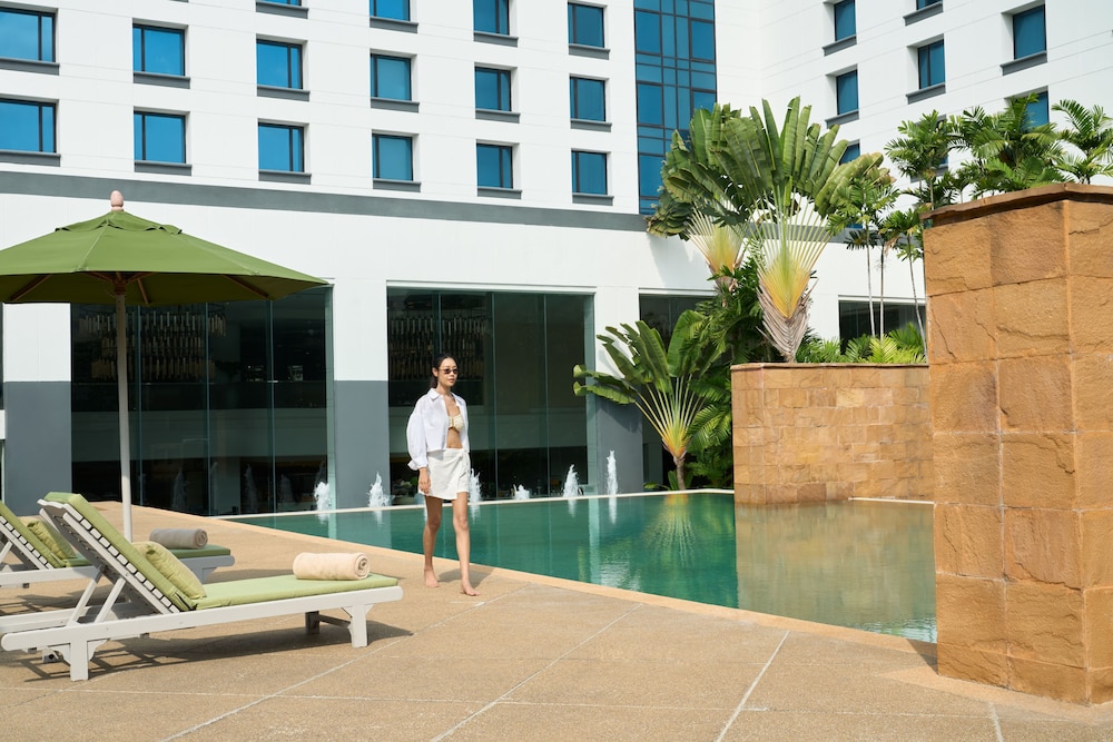 Dusit Princess Srinakarin Bangkok 67/69