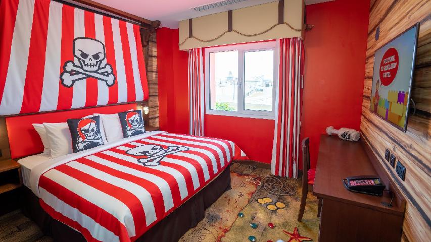 Pirate Fully Themed Family Suite WITH PARK ACCESS