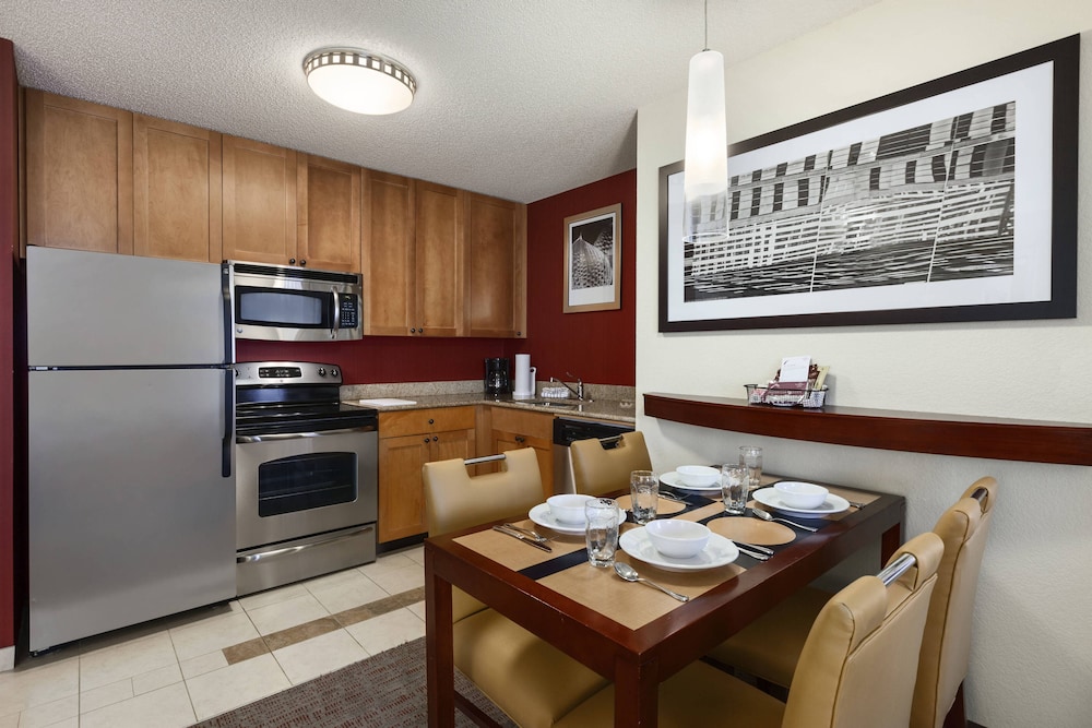 Residence Inn Greensboro Airport 37/51