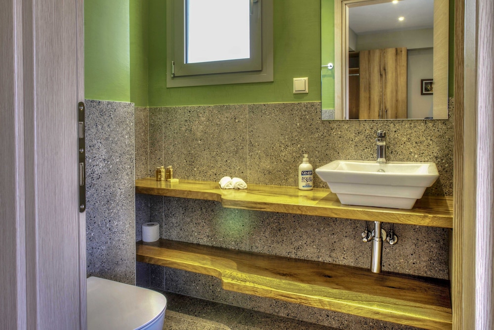 Tessera Boutique Hotel 75/75