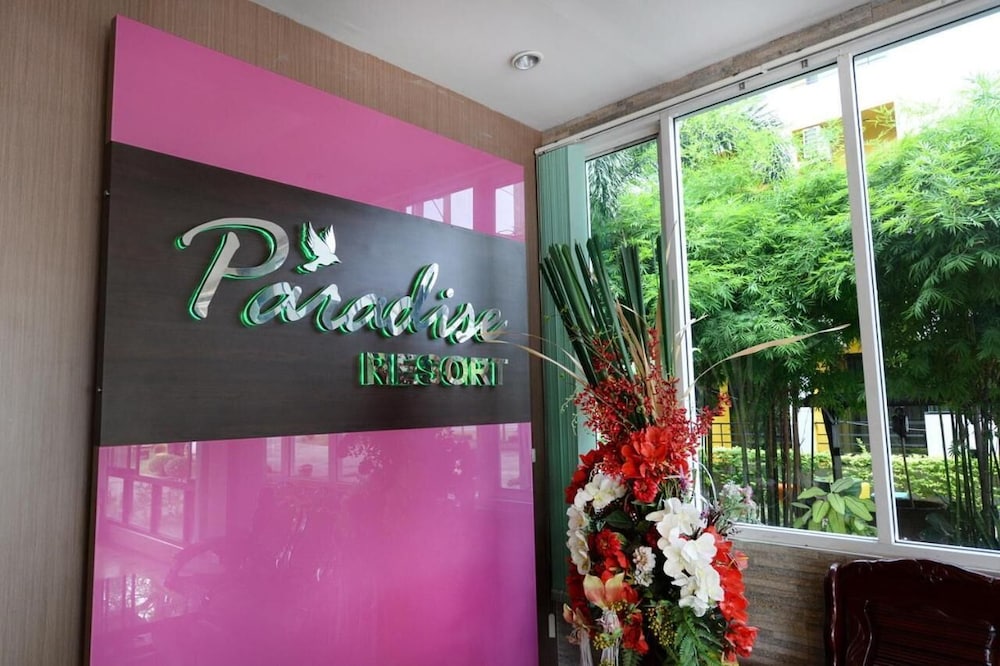 Paradise Resort 6/37