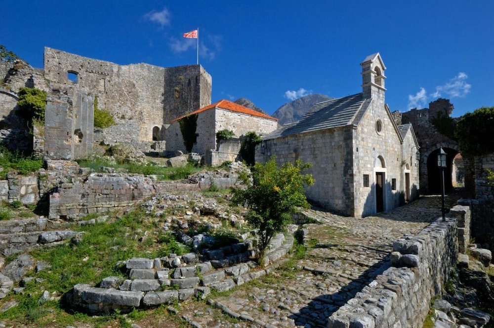 Stara Carsija Resort & Spa 72/78