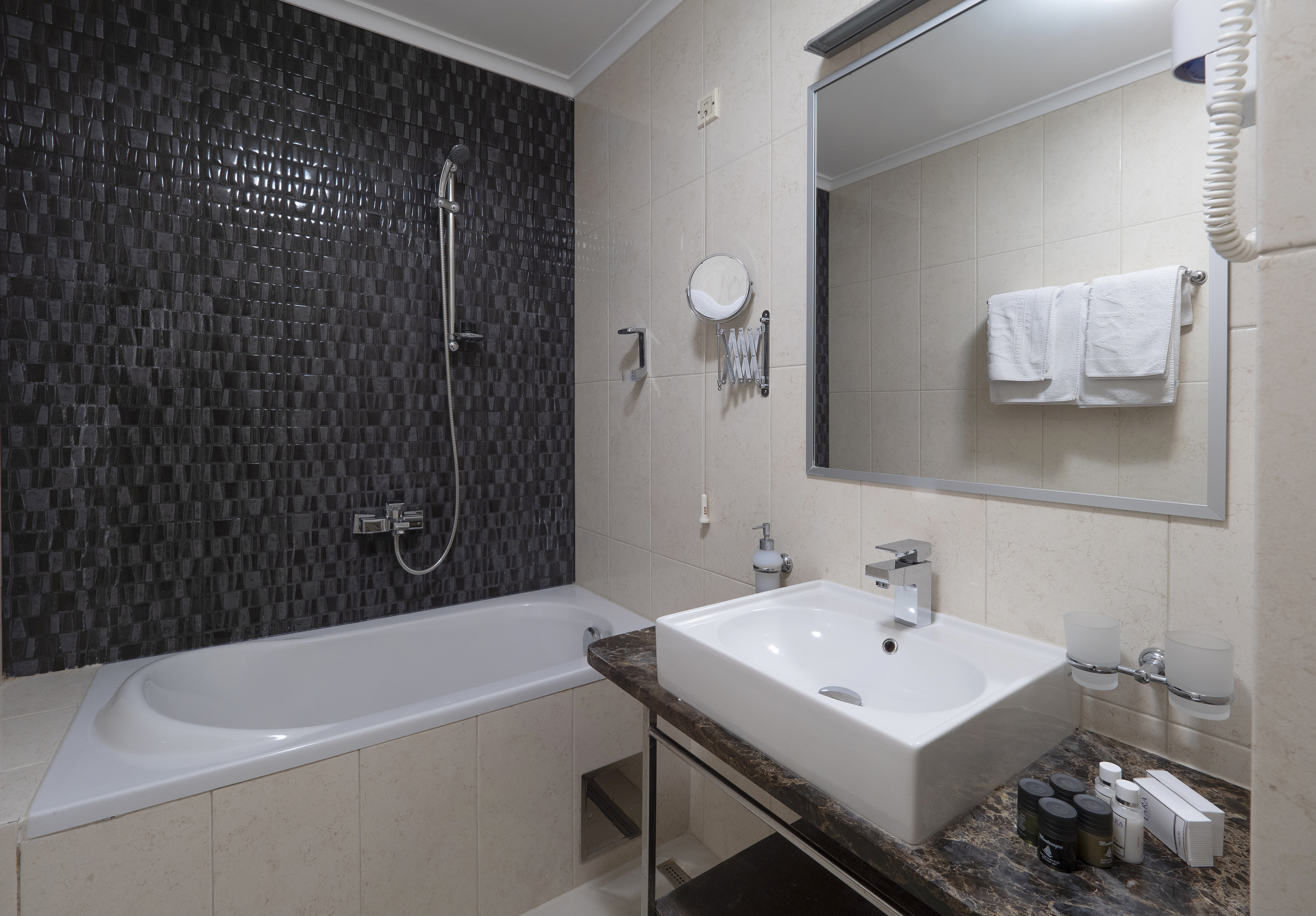 غرفة عائلية، Tara Hotel 4/5