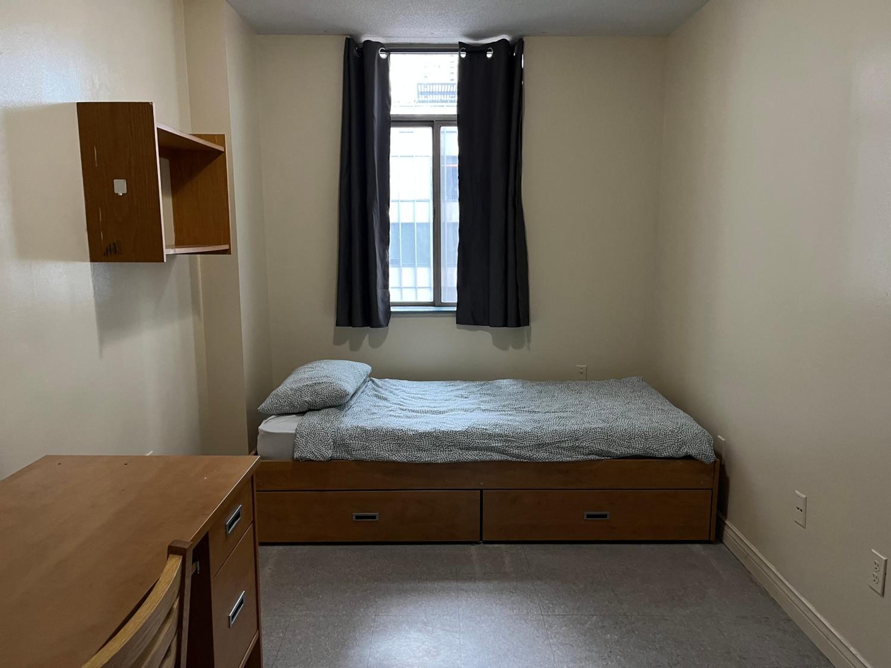 Neill-Wycik Backpackers Hotel 8/31