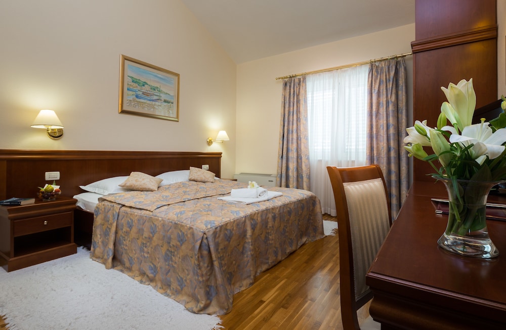 Hotel Villa Bacchus 12/50