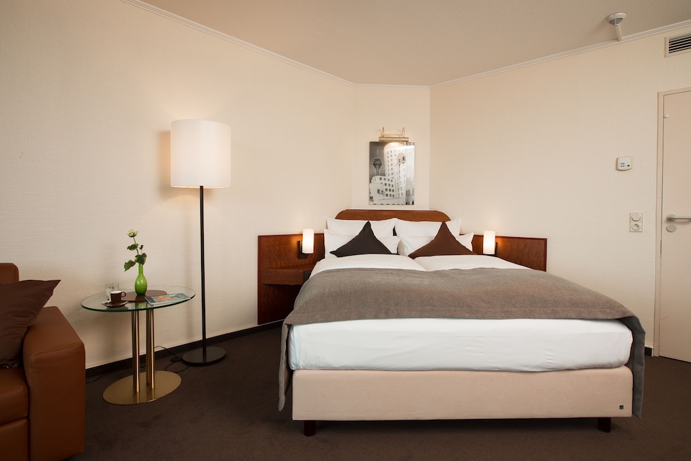 Lindner Hotel Dusseldorf Seestern, Part of Jdv by Hyatt 19/83