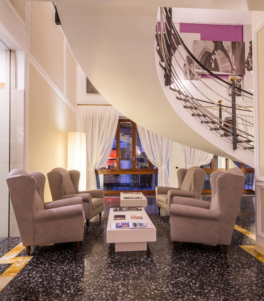 Grande Albergo Roma 42/69