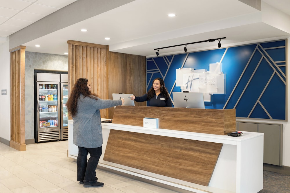 Holiday Inn Express And Suites Anchorage Midtown by IHG 8/60