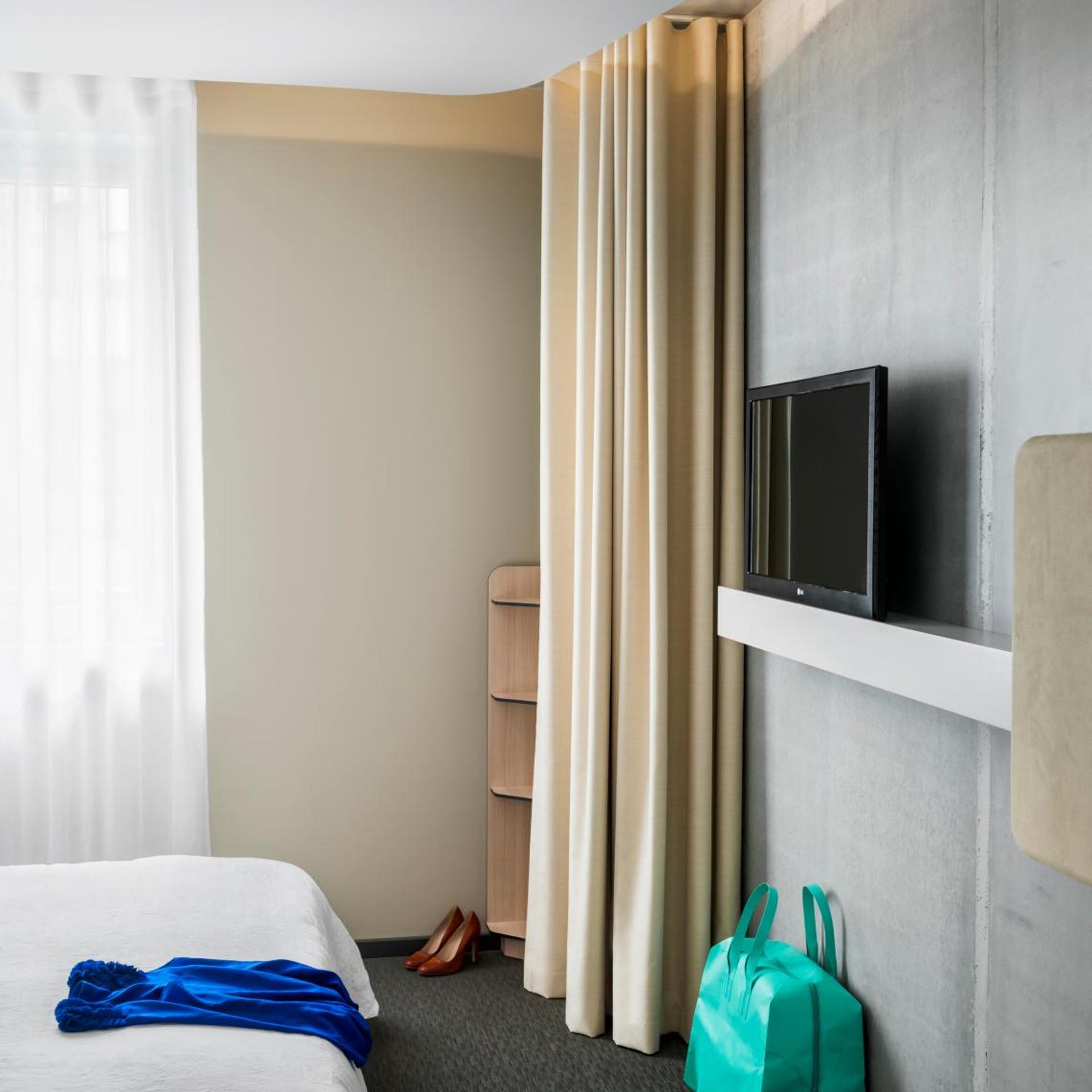 SUPERIOR, DOUBLE BED