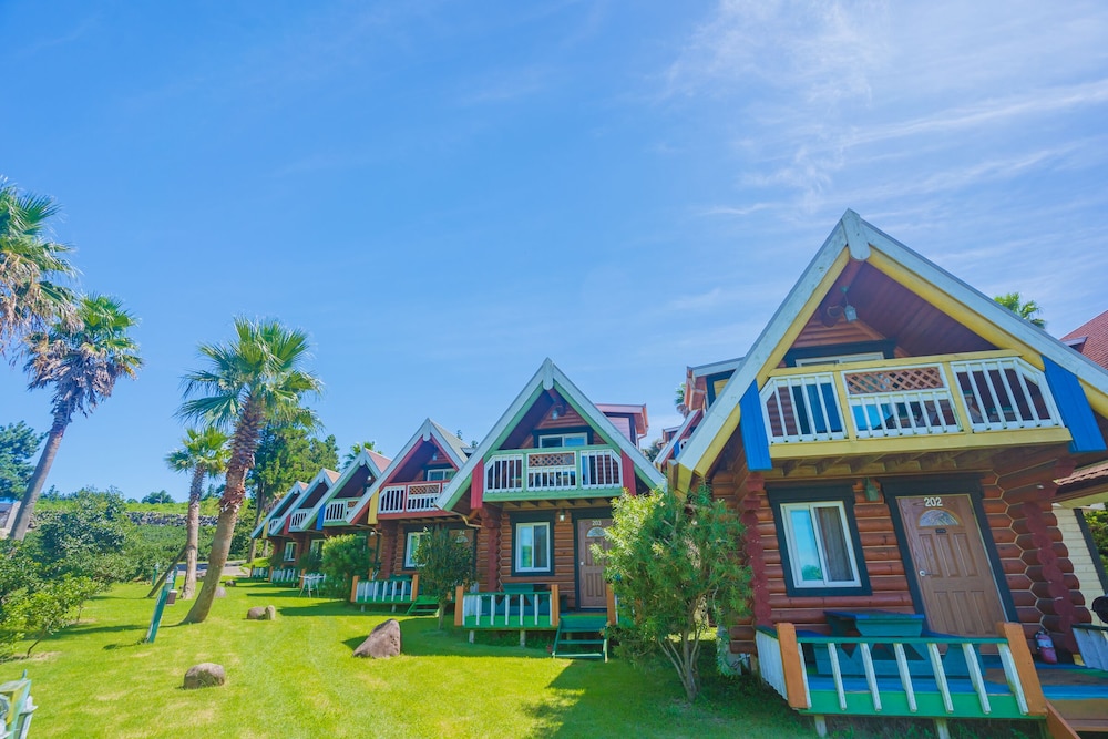 Jeju Jungmun Log Pension Resort 45/50