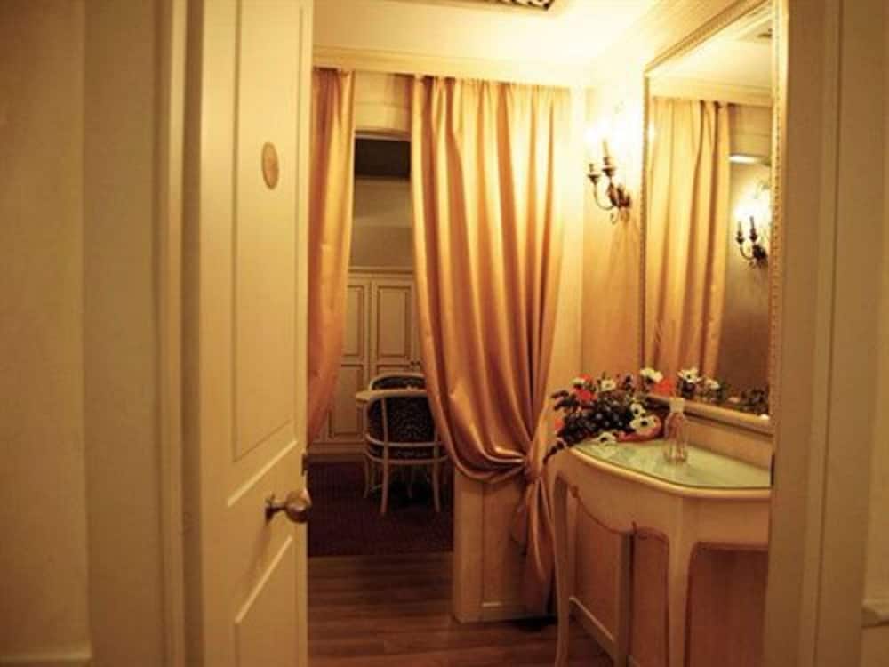 Vip's Motel Luxury Accommodation & Spa 27/72