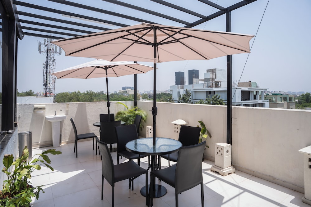 AR Suites Fontana Bay 30/39