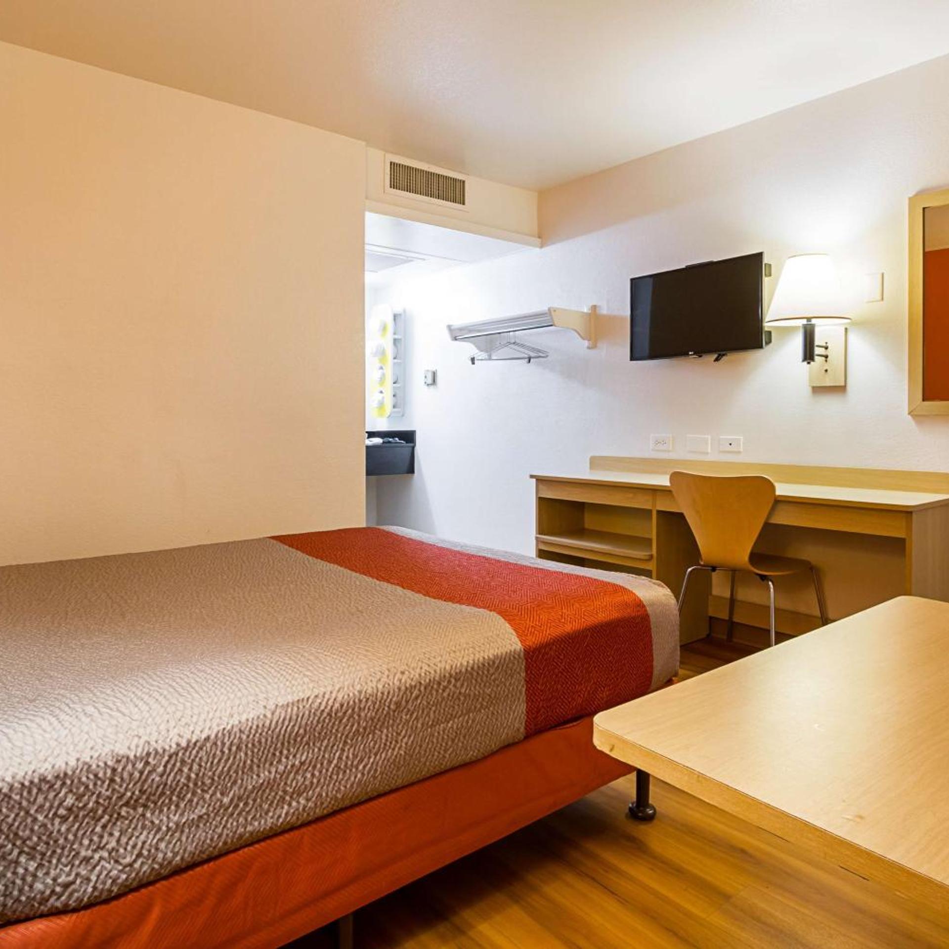 غرفة بسرير كوين، Motel6 Mesa, AZ - North 10/10