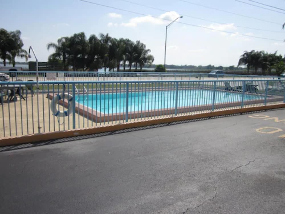 Westmont Inn - Lakeland 13/22
