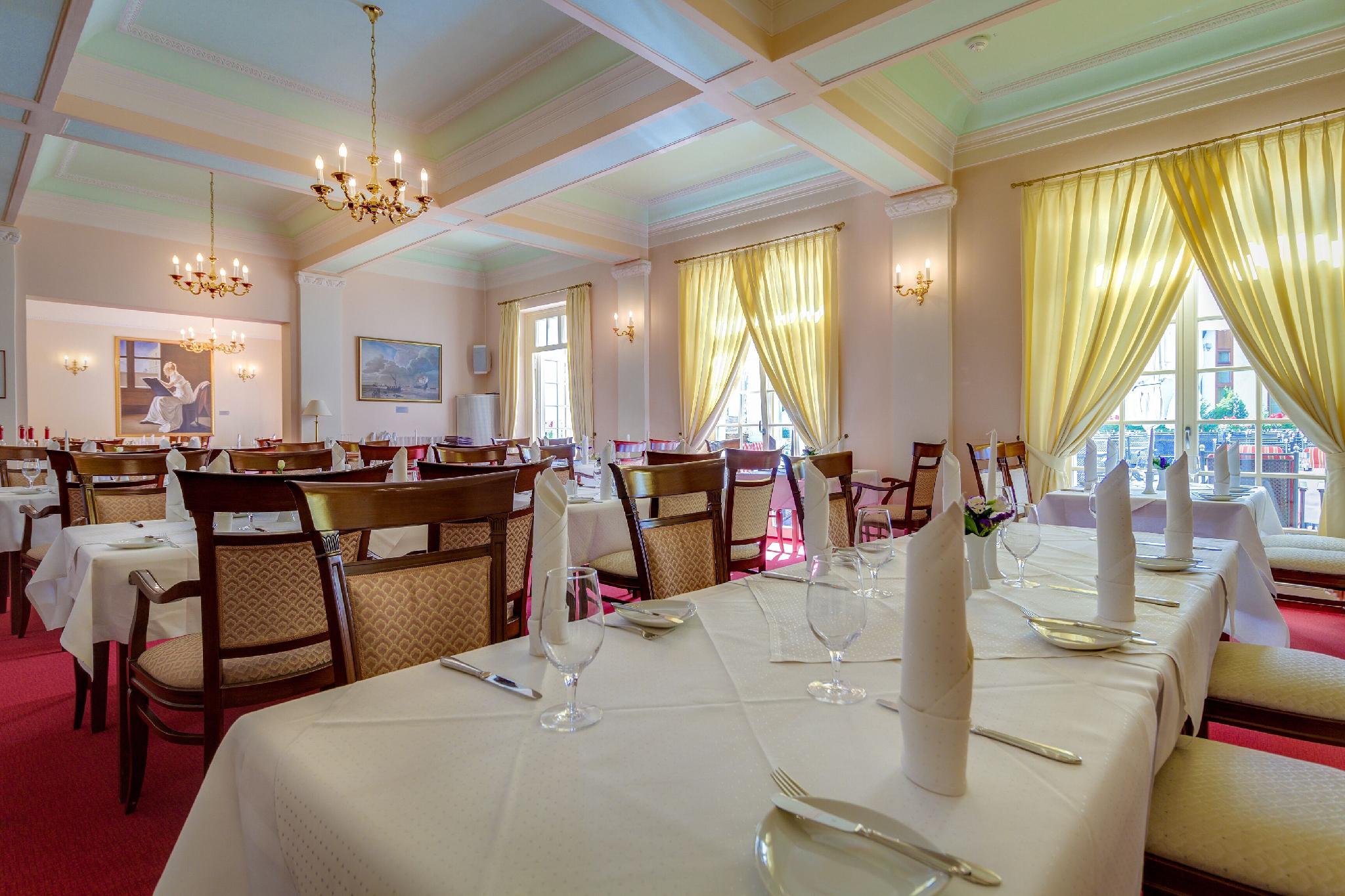 Seehotel Grossraeschen 20/32
