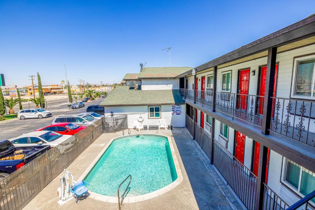 Hotel Avenida Victorville I-15 34/44
