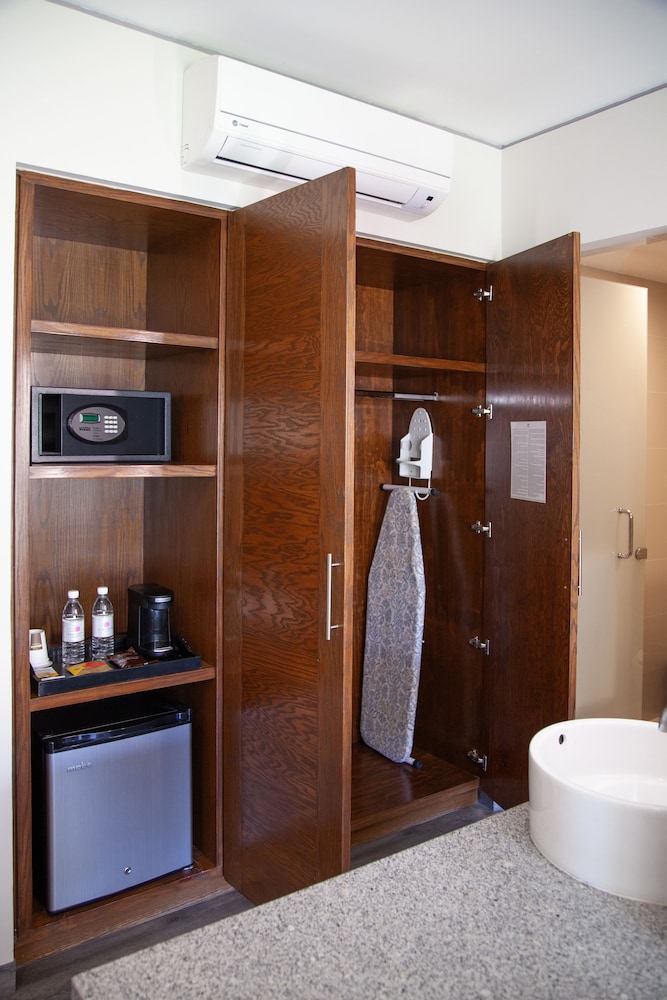 Plaza Camelinas Hotel 63/63
