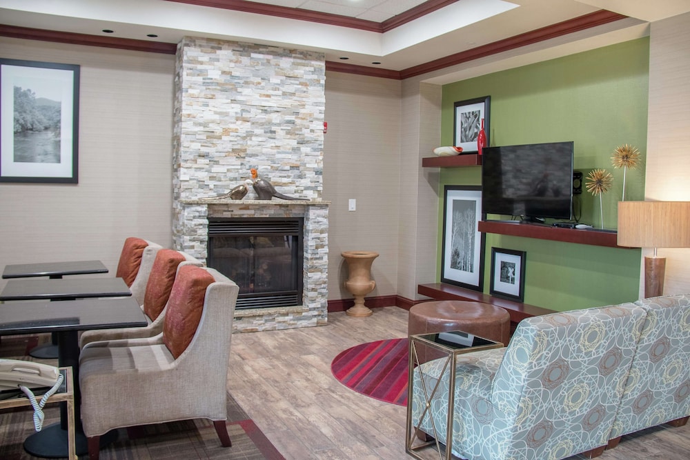 Hampton Inn Murphy 34/49