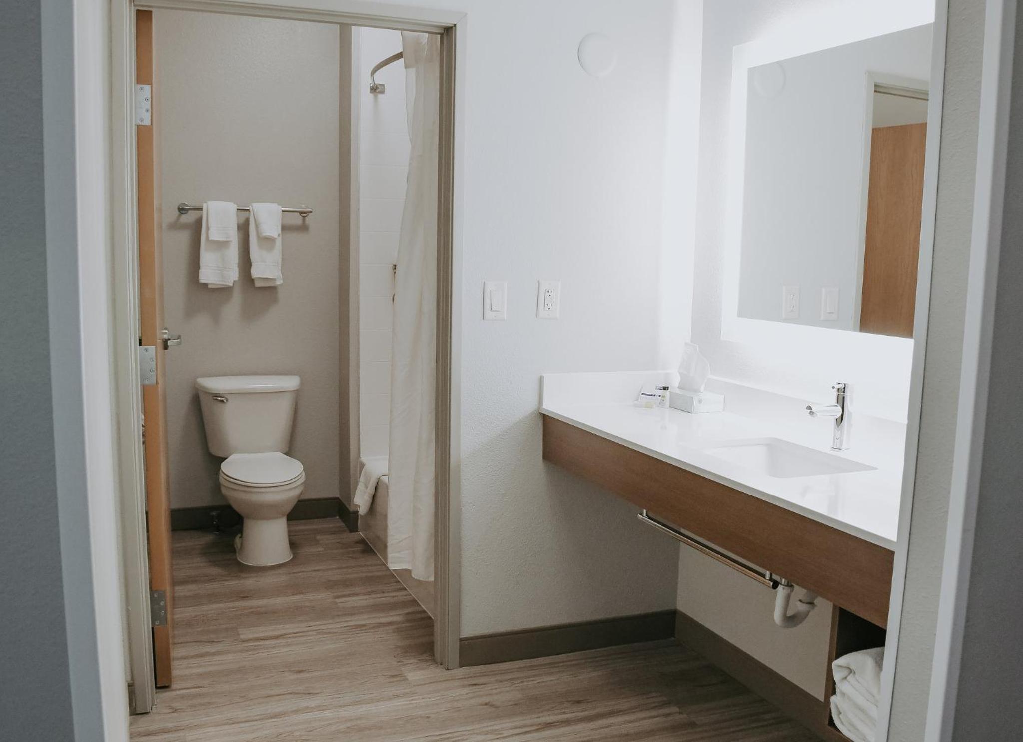 جناح بسرير كينج بغرفتي نوم، Holiday Inn Express and Suites Lincoln South 9/10