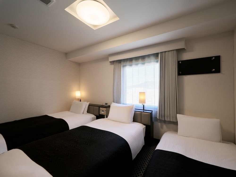 ROOM, TRIPLE