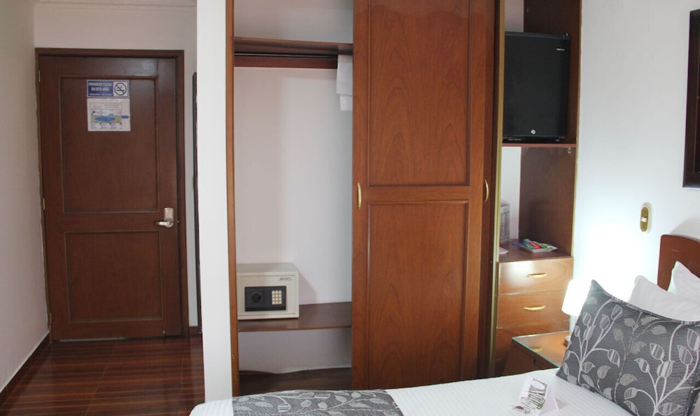 HOTEL SALITRE REAL(FORMERLY SALITRE RUGAL) 20/32