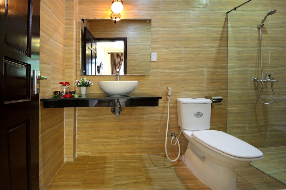 BLUE LAKE HOMESTAY 54/56