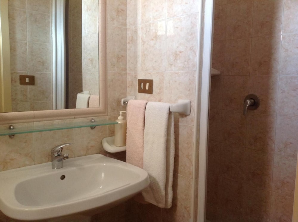 Albergo Cavour 34/35