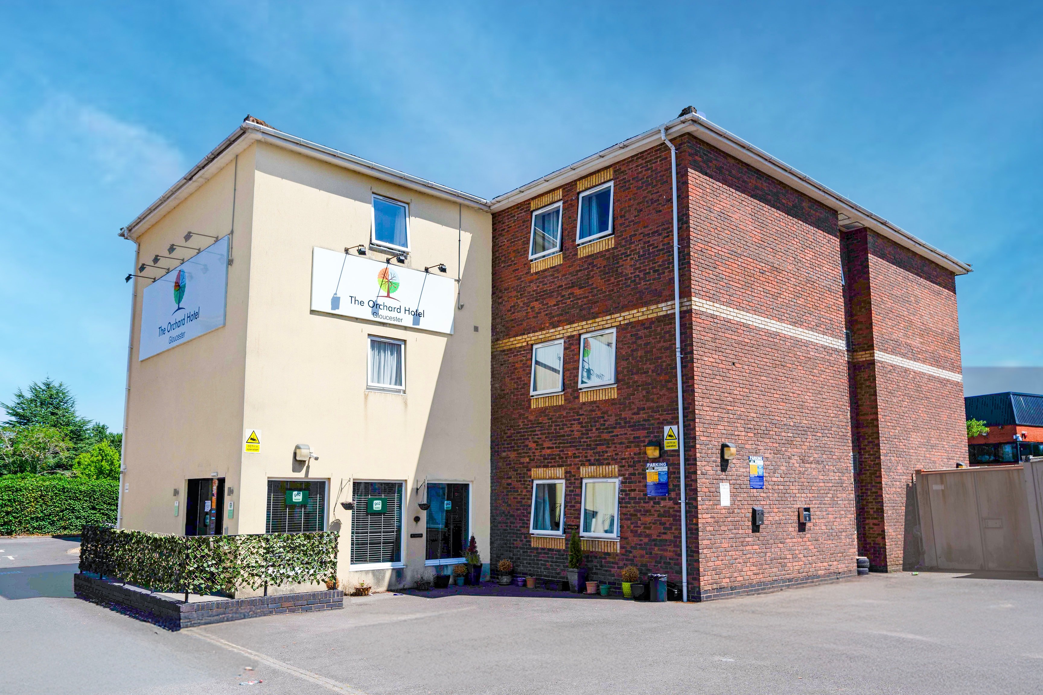 GO2 Gloucester Hotel by OYO 32/40