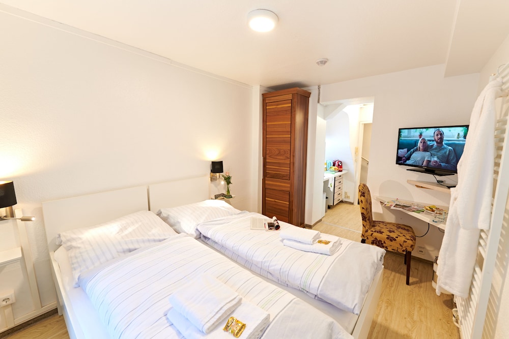 شقة بسريرين منفصلين، Marion Weber House 4/10