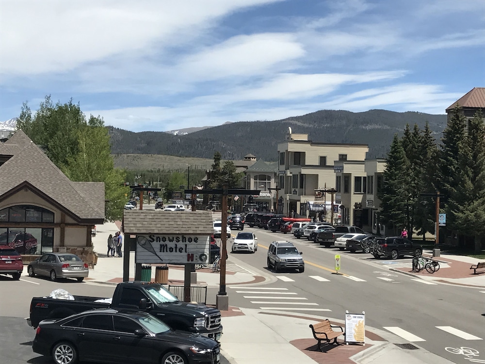 Snowshoe Motel 63/72