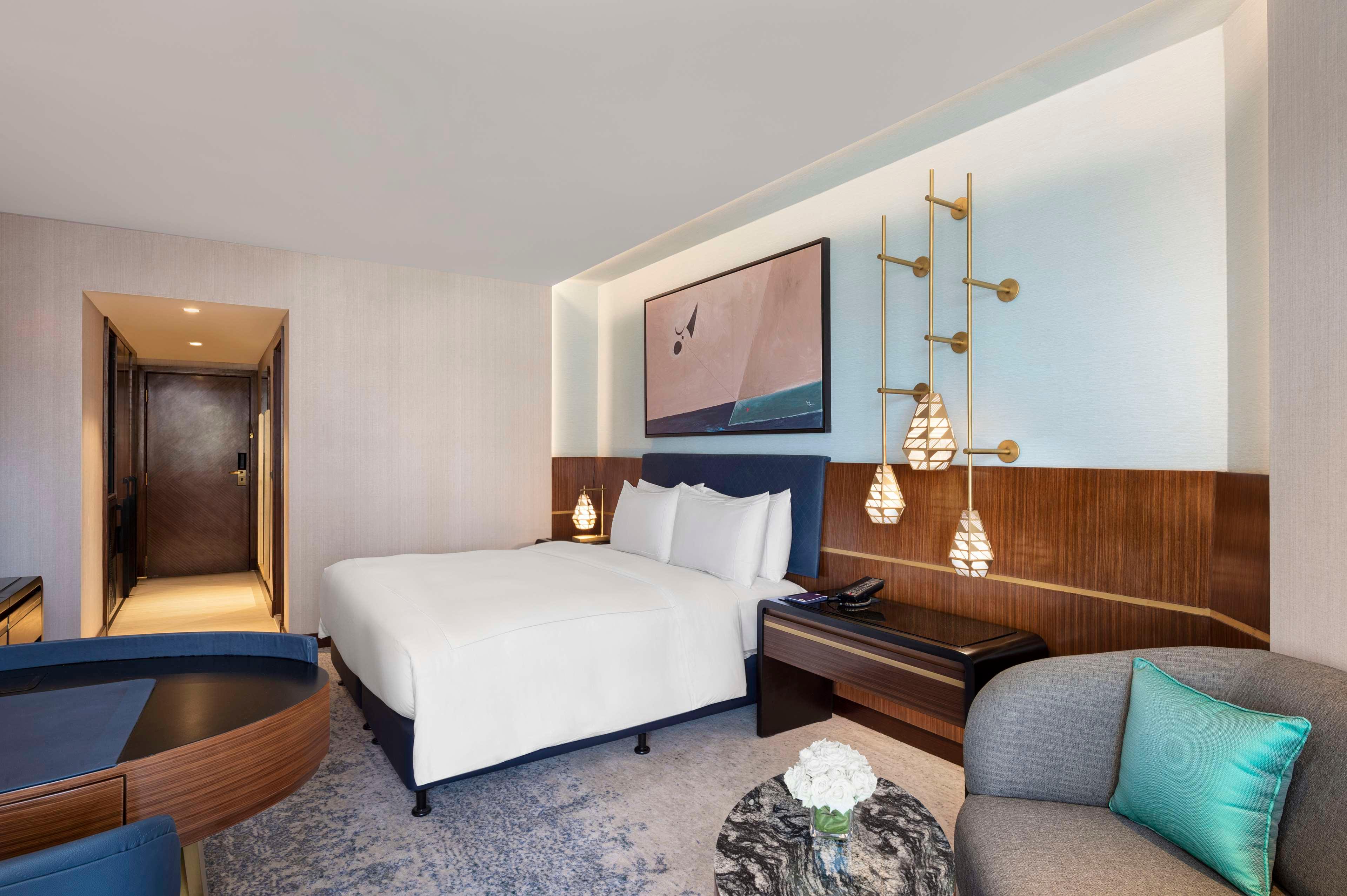 Deluxe, Double Bed, Sofitel Cairo Downtown Nile 2/4