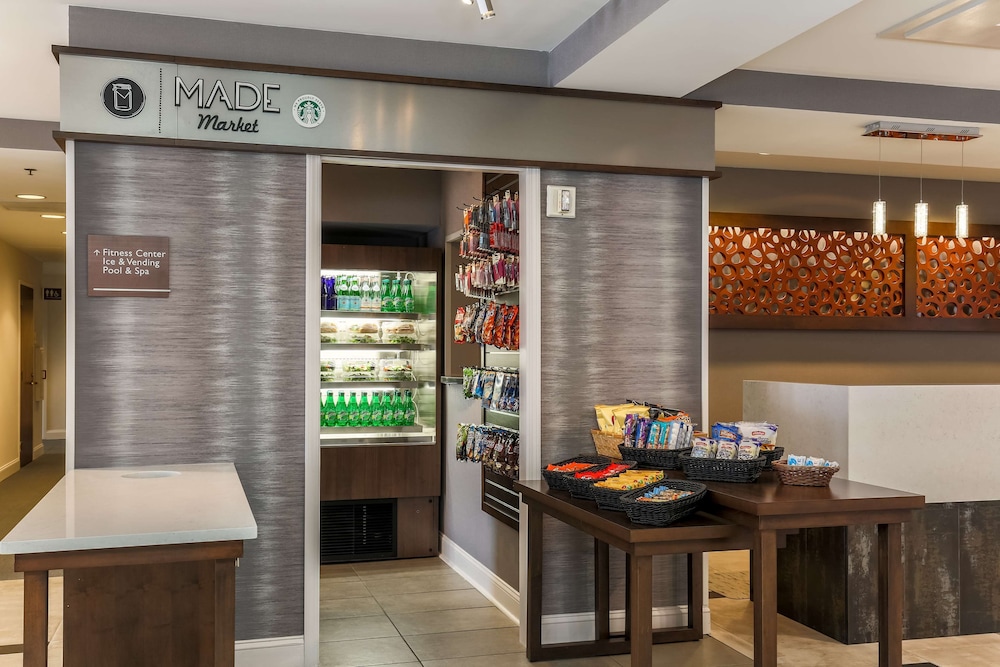 Doubletree By Hilton Hotel Atlanta Airport 32/49