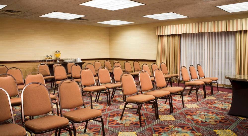 EMBASSY SUITES FLAGSTAFF 46/53