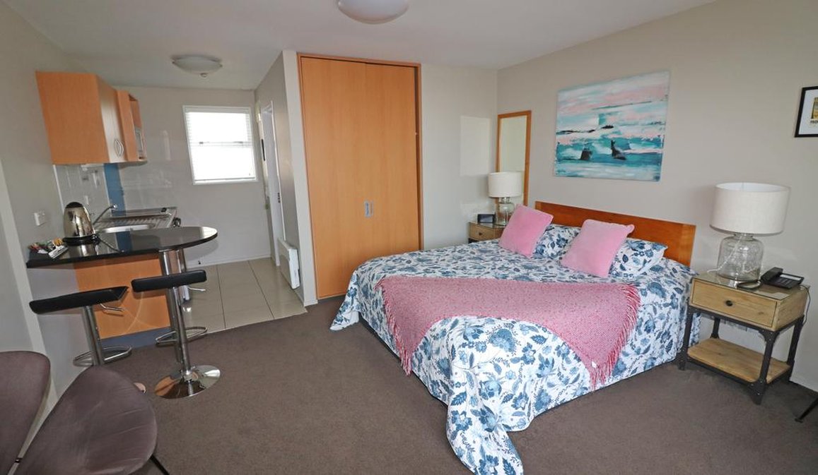 Sumner Bay Motel And Apartments 23/63