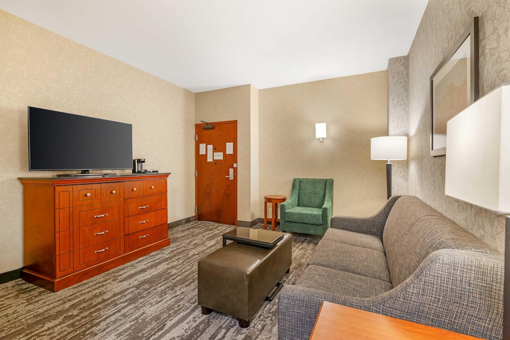 Drury Inn & Suites St Louis Brentwood 5/50
