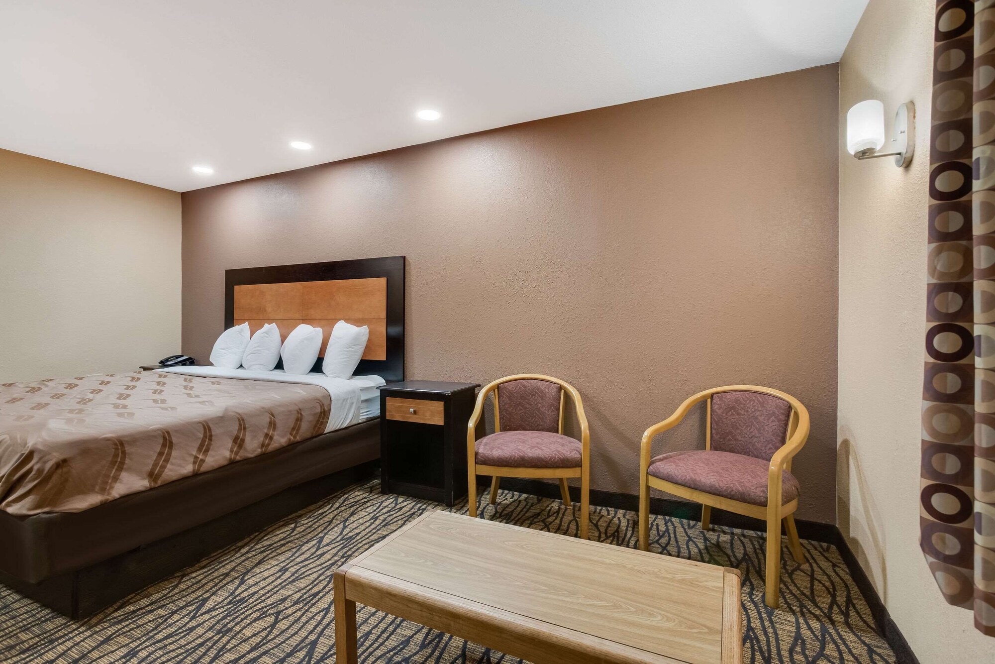 Suite, King Bed