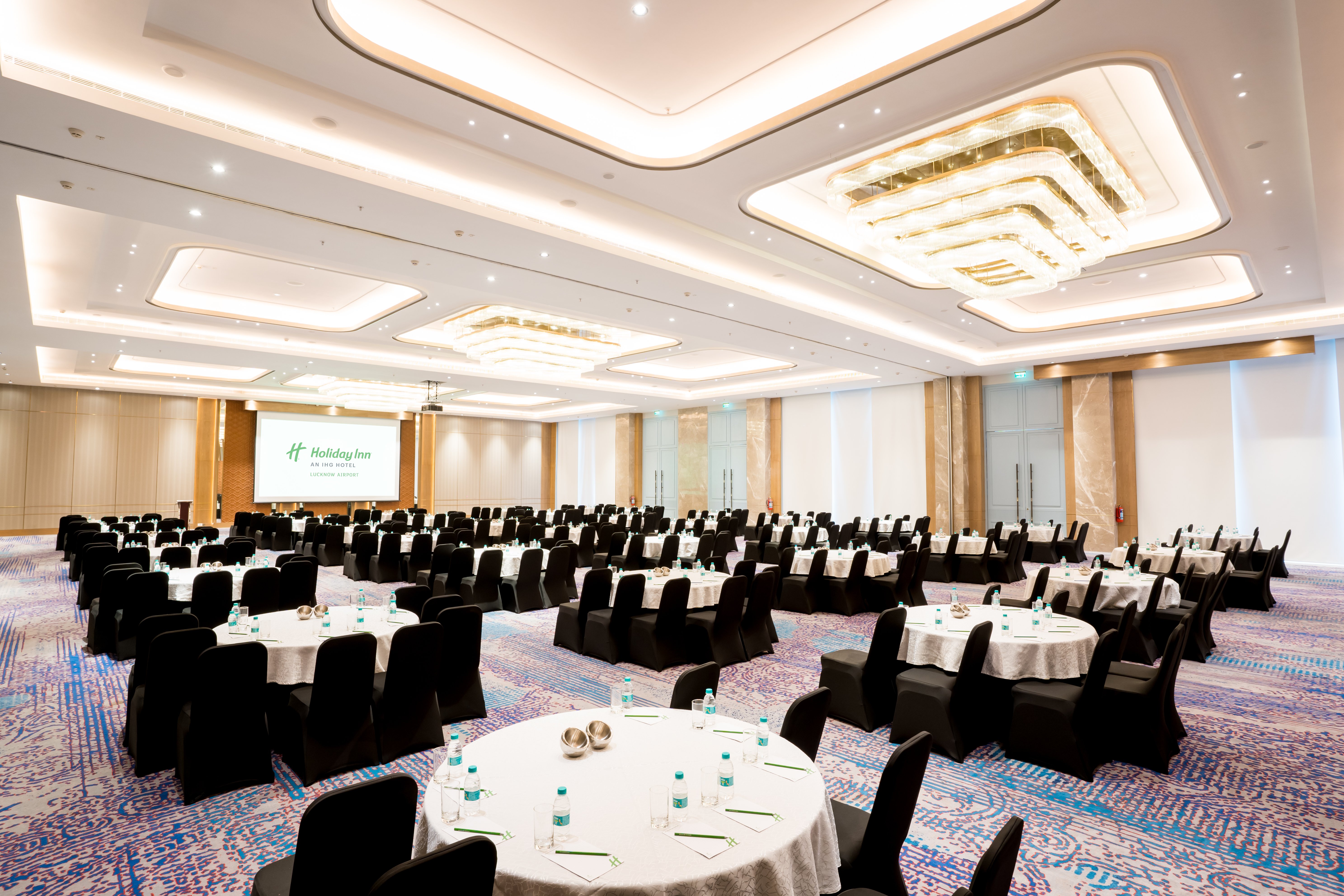 Holiday Inn Lucknow Airport 37/54