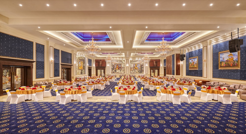 MAYFAIR Lake Resort, Atal Nagar, Raipur 43/50