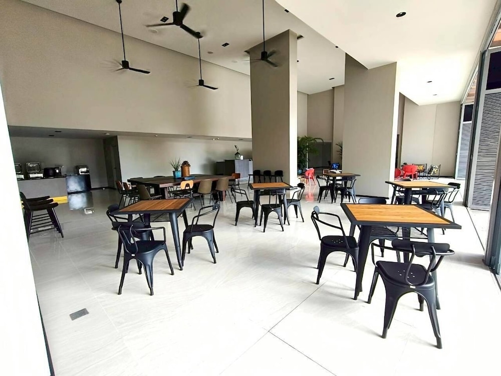 Beehive Boutique Hotel Phuket 37/50