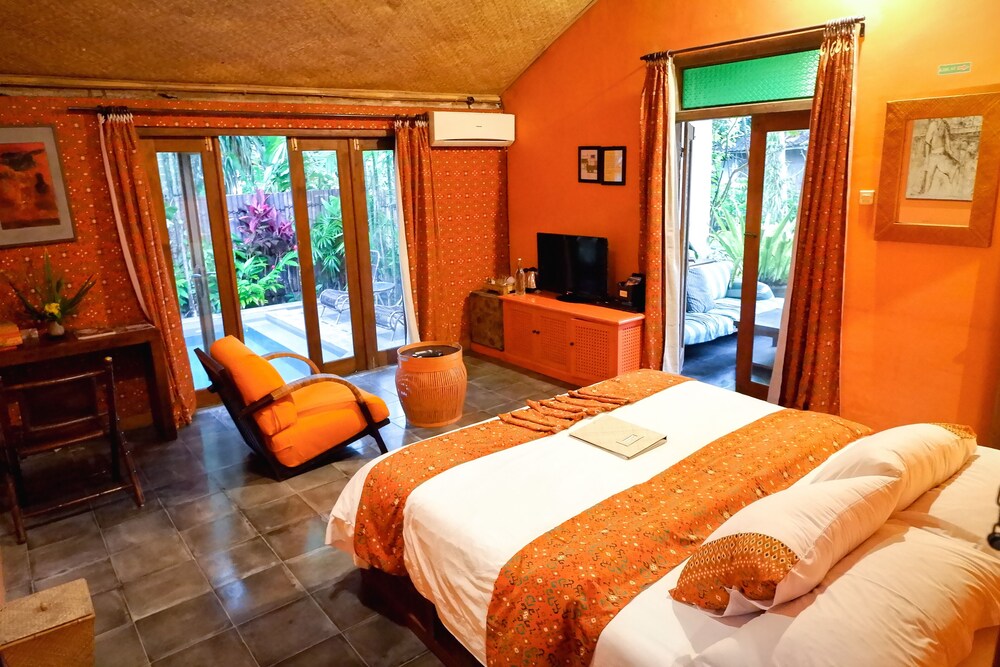 HERITAGE, PLUNGE POOL