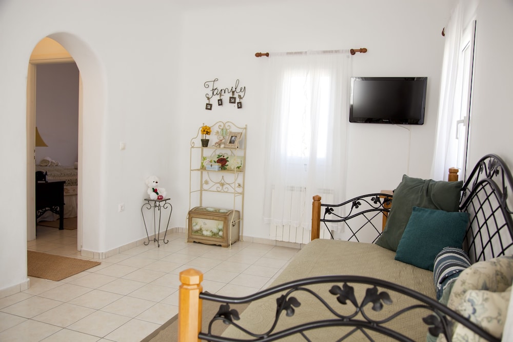 Elenis Village Suites 25/46