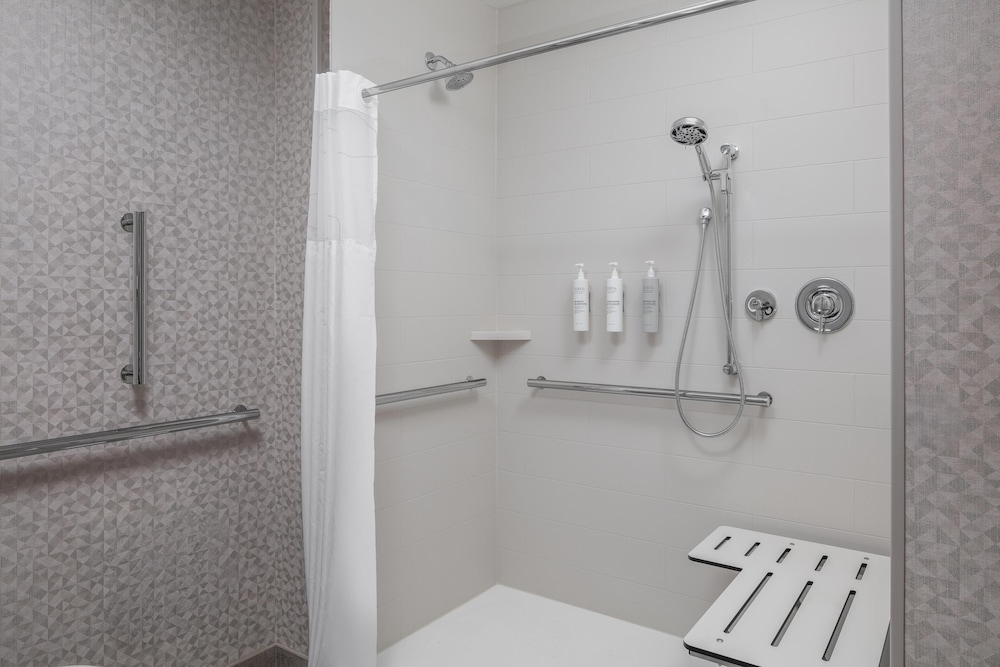 Hampton Inn by Hilton Grand Island Medical Center 41/42