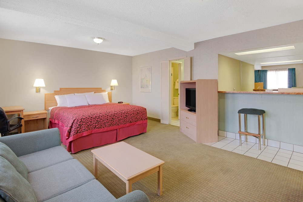 Tree Inn & Suites Albuquerque 10/27