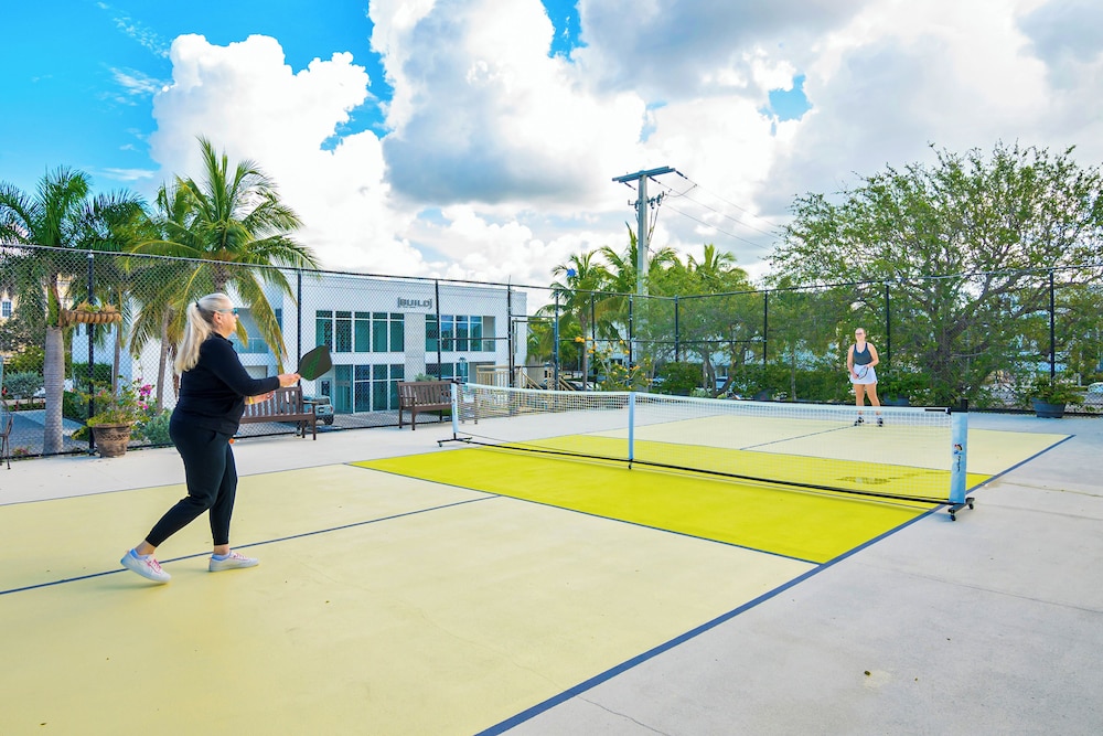Naples Park Central Hotel 24/50